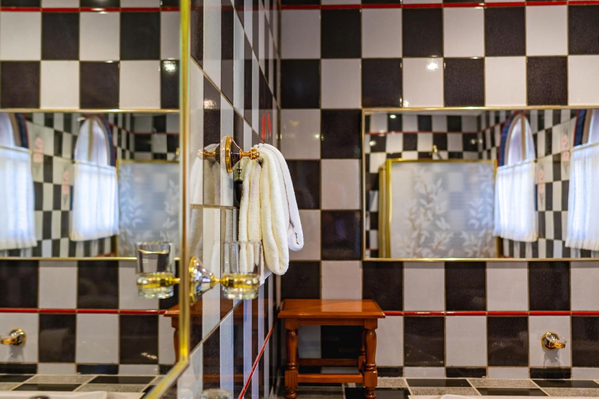The Victorian Manor Bed & Breakfast Air Terjun Victoria Bagian luar foto
