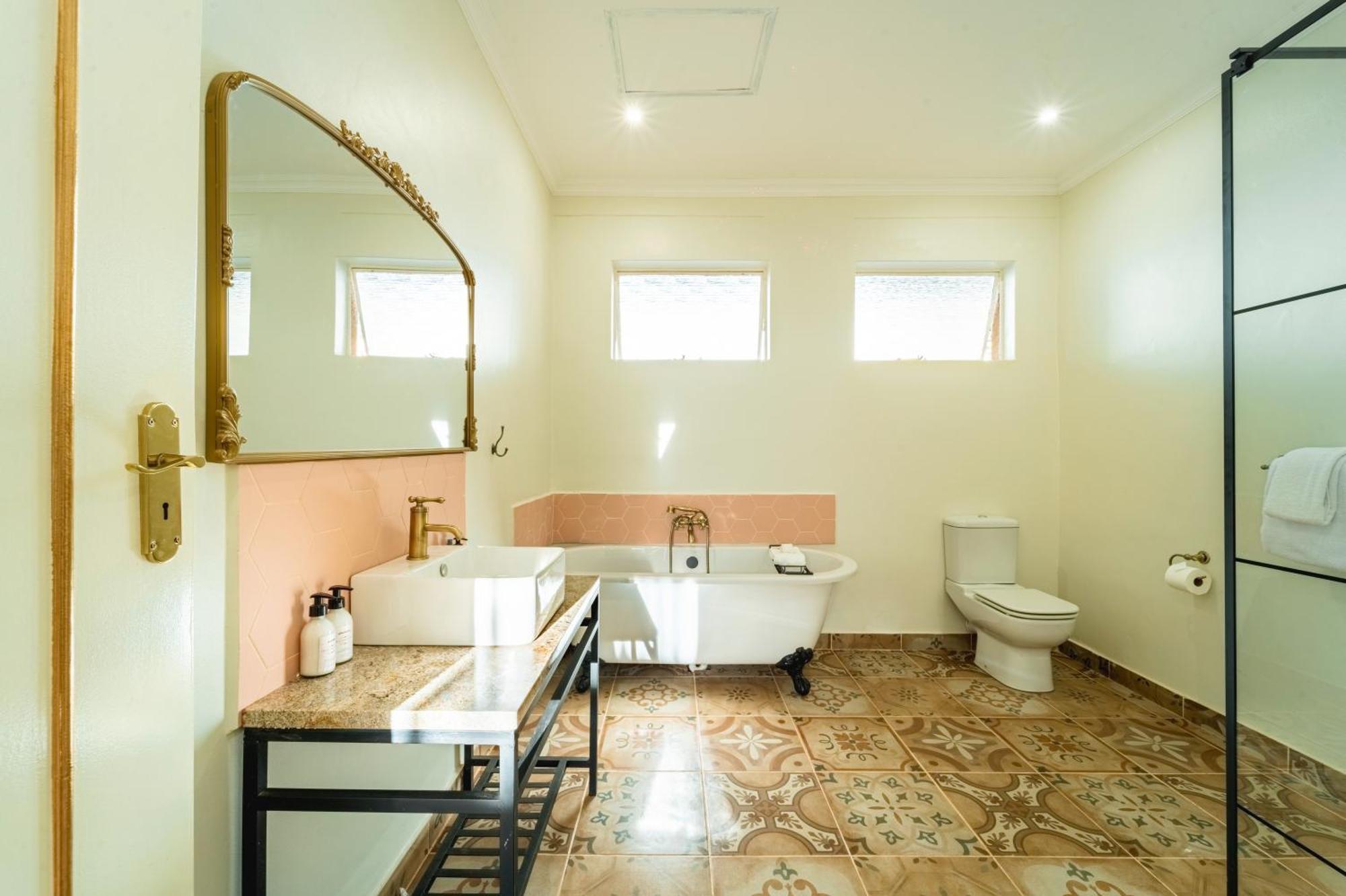 The Victorian Manor Bed & Breakfast Air Terjun Victoria Bagian luar foto