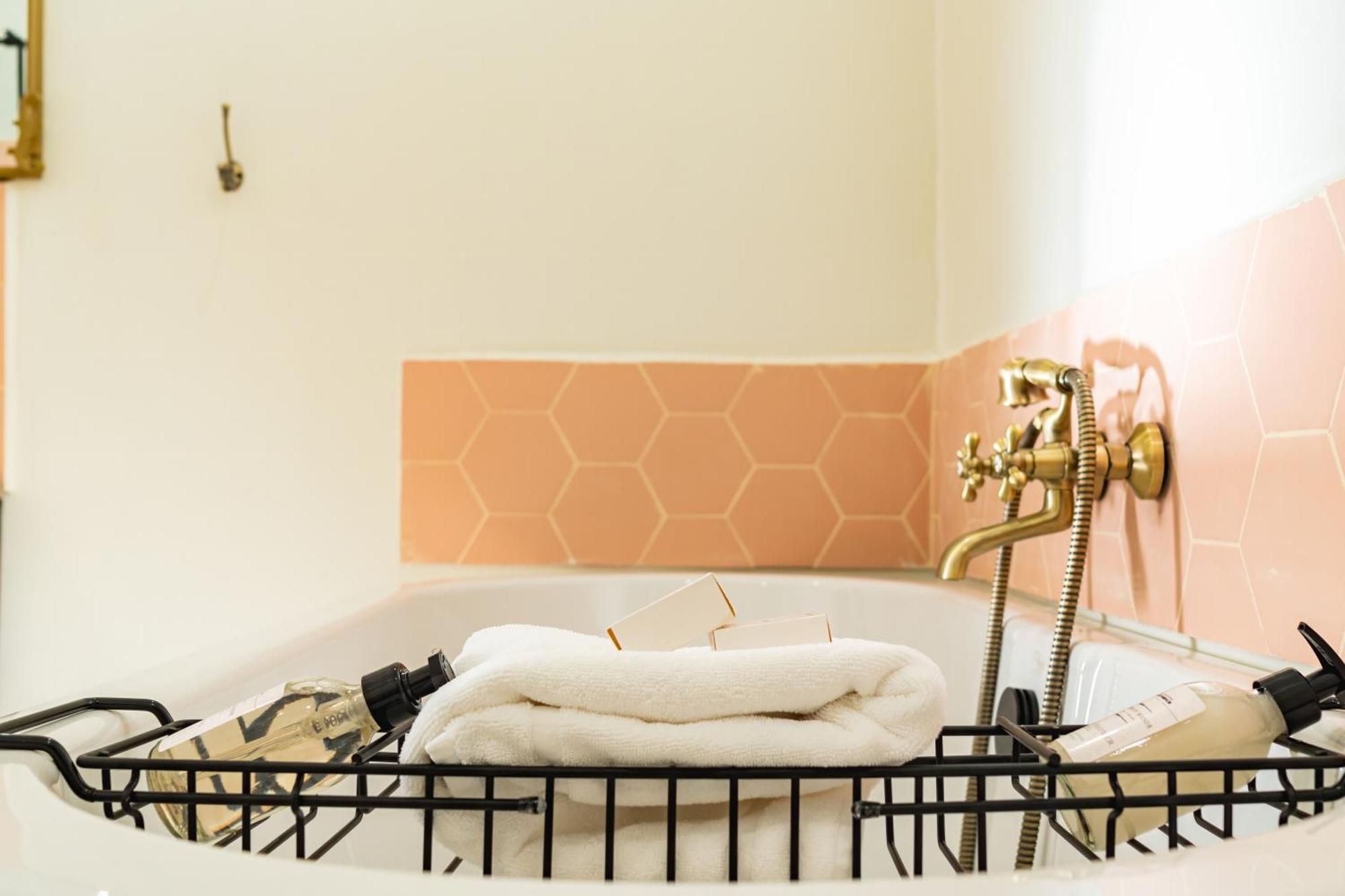 The Victorian Manor Bed & Breakfast Air Terjun Victoria Bagian luar foto