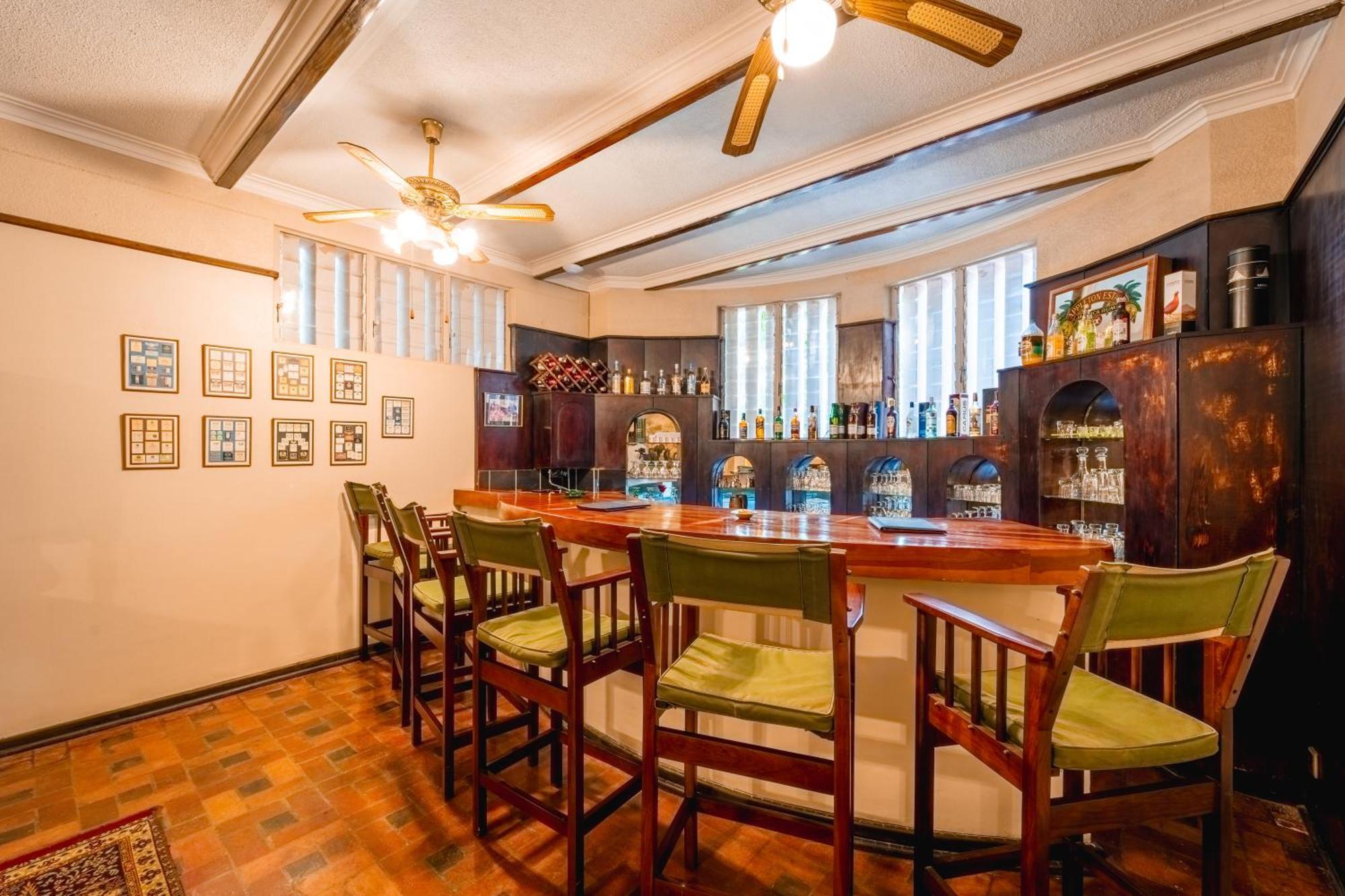 The Victorian Manor Bed & Breakfast Air Terjun Victoria Bagian luar foto